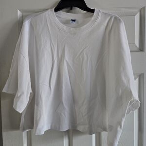 NWOT Old Navy Crop T-shirt (2)